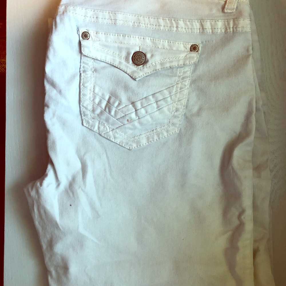 White wallflower skinny jeans